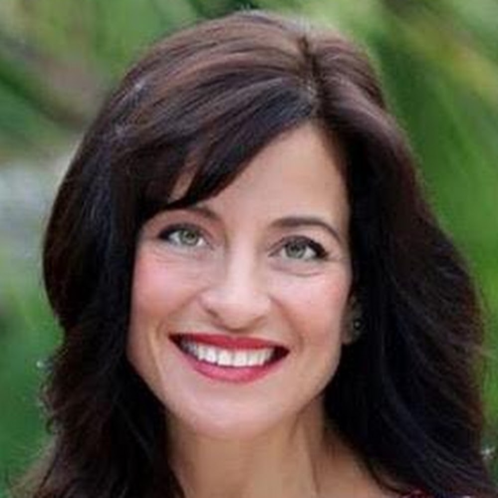 Meet your Posher, Estee